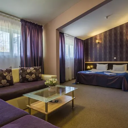 Royal Hotel