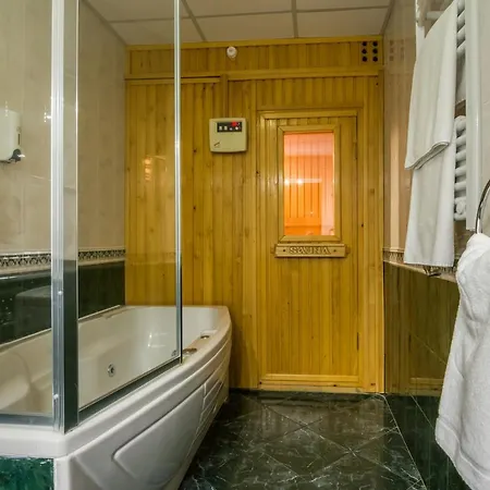 Royal Hotel 3*